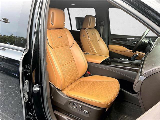 Used 2021 Cadillac Escalade Sport w/ Driver Assist Tech Package AWD/4WD image 9