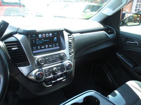 Used 2018 Chevrolet Suburban 4WD w/ Max Trailering Package image 12