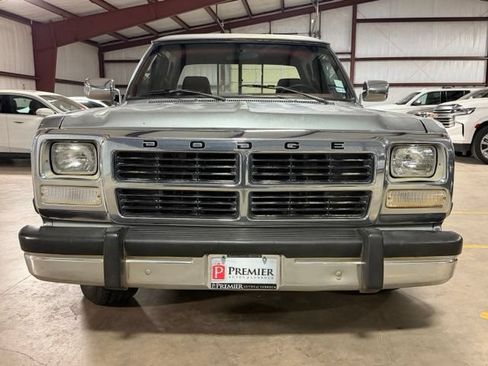 Used 1993 Dodge D/W Truck 150 RWD image 2