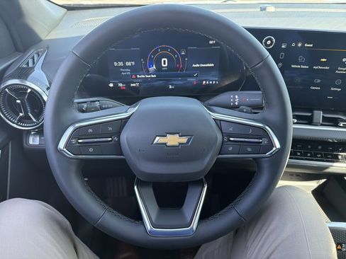 New 2026 Chevrolet Equinox LT w/ Convenience Package II AWD/4WD image 13