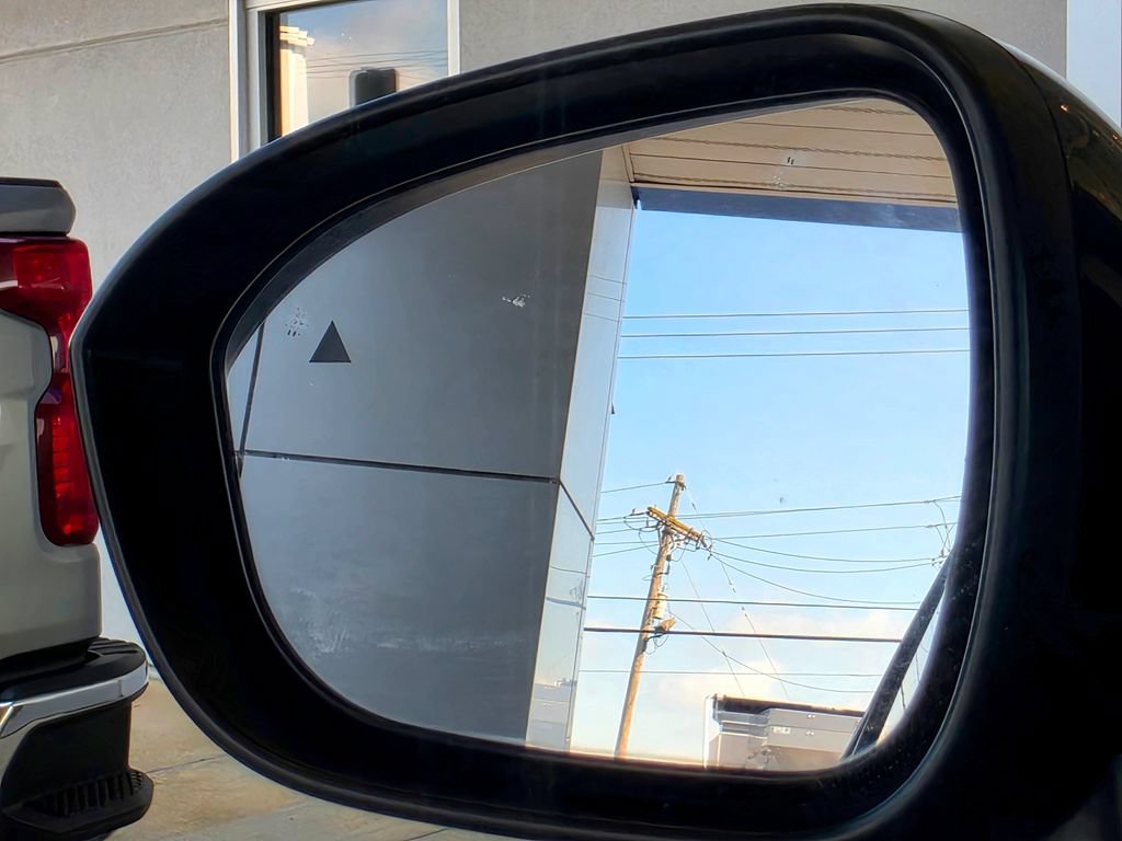 Used 2023 Nissan Rogue SV FWD image 15