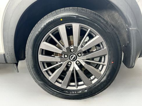 Used 2022 Nissan Pathfinder SL w/ SL Premium Package image 11