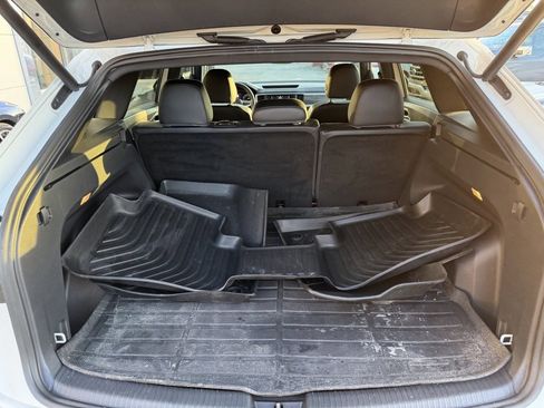 Used 2021 Volkswagen Atlas Cross Sport SE image 36