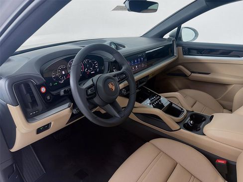 New 2026 Porsche Cayenne Coupe image 4