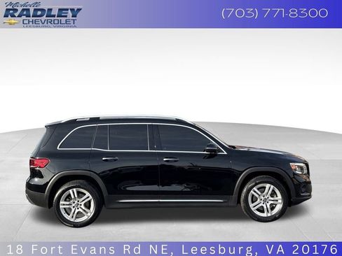 Used 2022 Mercedes-Benz GLB 250 4MATIC image 11