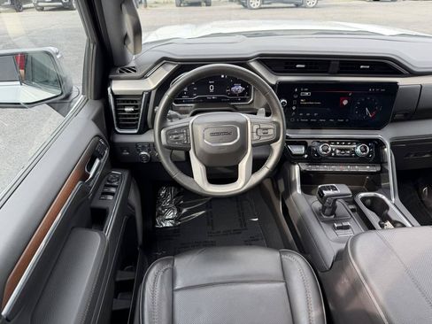 Used 2024 GMC Sierra 1500 Denali w/ Technology Package AWD/4WD image 19