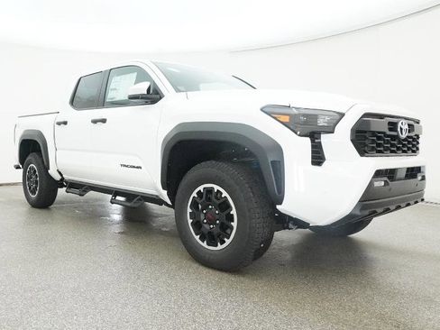 New 2025 Toyota Tacoma TRD Off-Road image 32