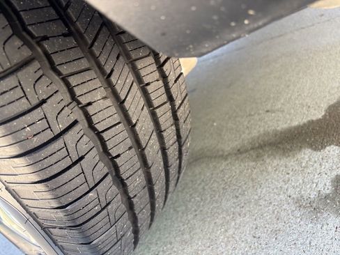 Used 2022 Ford Explorer Limited w/ Equipment Group 301A image 20