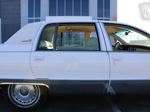 Used 1995 Cadillac Fleetwood Brougham image 37