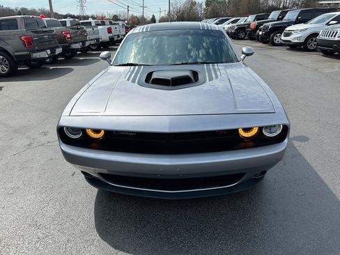 Used 2016 Dodge Challenger R/T image 7