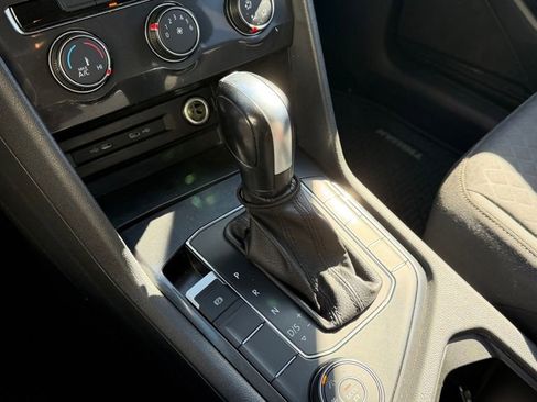 Used 2021 Volkswagen Tiguan S image 11