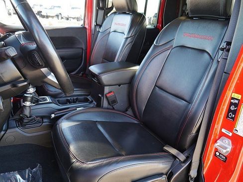 Used 2022 Jeep Gladiator Rubicon w/ Cold Weather Group image 16