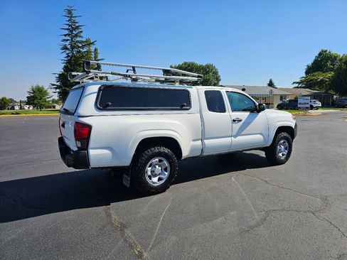 Used 2022 Toyota Tacoma SR image 14