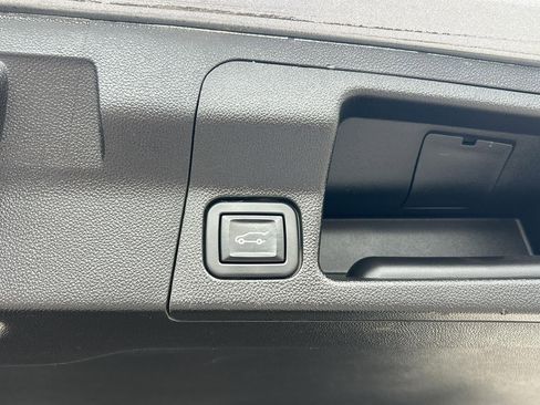 Used 2020 GMC Acadia SLT image 16