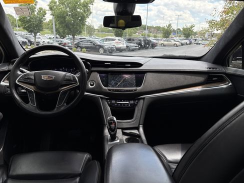 Used 2017 Cadillac XT5 Platinum w/ Driver Assist Package AWD/4WD image 29