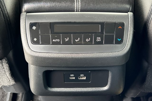 Used 2024 Nissan Pathfinder SV FWD image 16