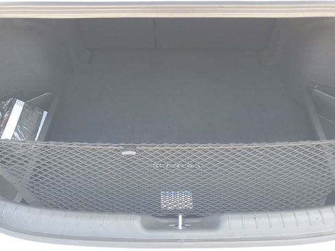 Used 2025 Hyundai Elantra Limited FWD image 9