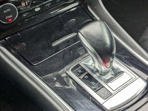 Used 2018 INFINITI QX30 image 11