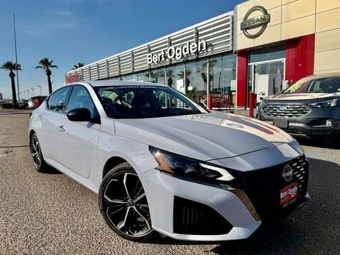 Certified 2025 Nissan Altima 2.5 SR image 1