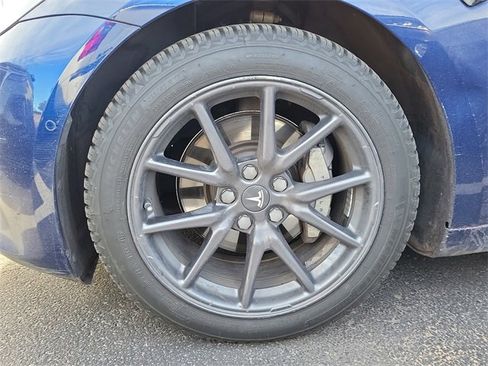 Used 2018 Tesla Model 3 Long Range image 5