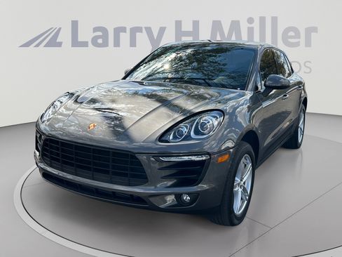 Used 2018 Porsche Macan AWD/4WD image 1