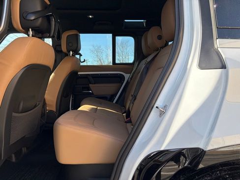 New 2026 Land Rover Defender 110 X-Dynamic SE image 13