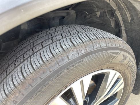 Certified 2021 Nissan Rogue SV FWD image 28