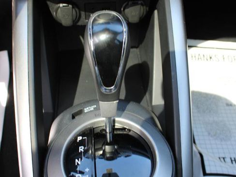 Used 2012 Hyundai Veloster w/ Style Pkg image 27