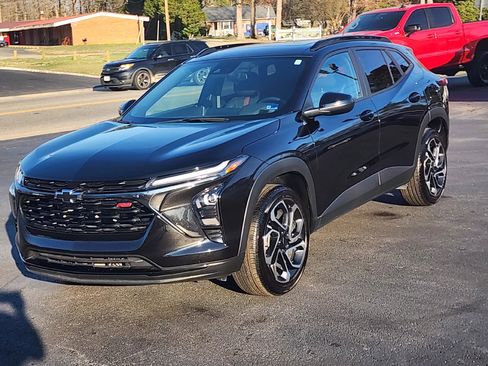 Used 2025 Chevrolet Trax RS w/ Sunroof Package image 6
