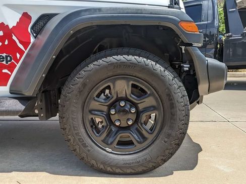 Used 2025 Jeep Wrangler Unlimited Sport AWD/4WD image 11