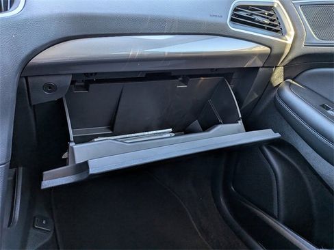 Used 2024 Ford Edge SE w/ Black Appearance Package image 25