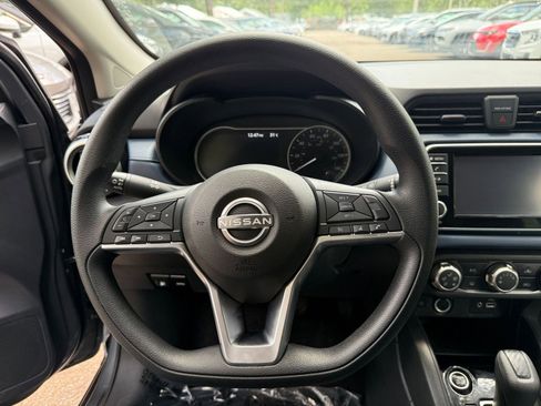 Used 2025 Nissan Versa SV FWD image 24