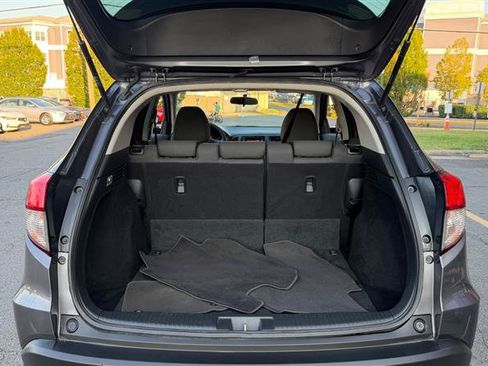 Used 2021 Honda HR-V LX image 10