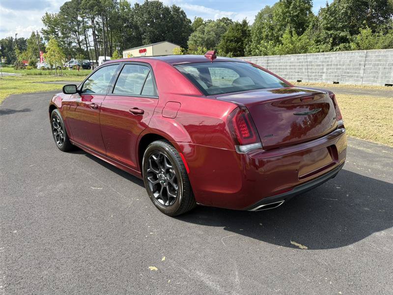 Used 2022 Chrysler 300 Touring L w/ Popular Equipment Group AWD/4WD image 3