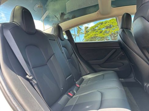 Used 2018 Tesla Model 3 Long Range RWD image 11