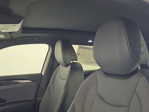 New 2026 Volkswagen Tiguan SE R-Line AWD/4WD image 4