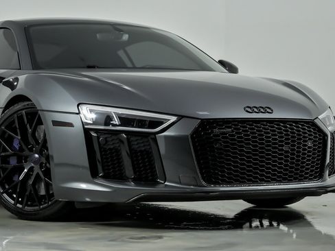 Used 2017 Audi R8 V10 plus AWD/4WD image 3