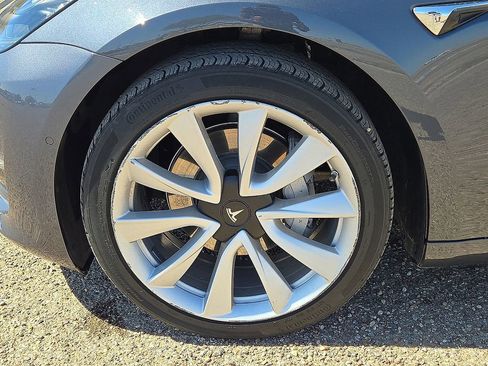 Used 2019 Tesla Model 3 Standard Range Plus image 11