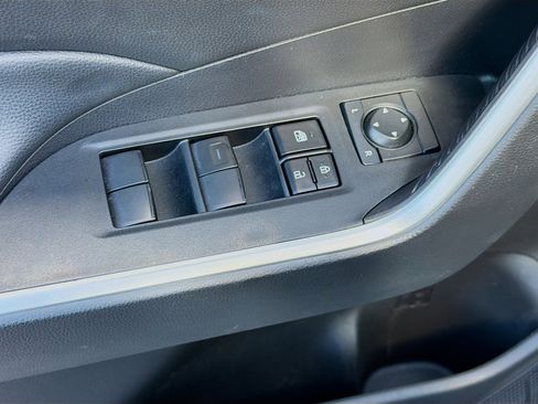 Used 2024 Toyota RAV4 LE image 22