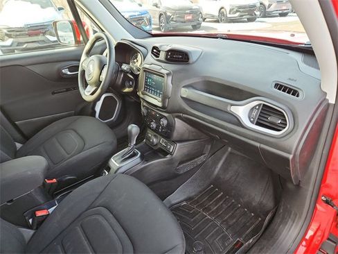 Used 2018 Jeep Renegade Latitude image 26