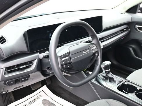 Used 2025 Kia K4 FWD image 15