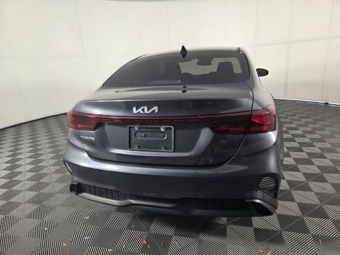 Used 2024 Kia Forte LXS w/ LXS Technology Package FWD image 7