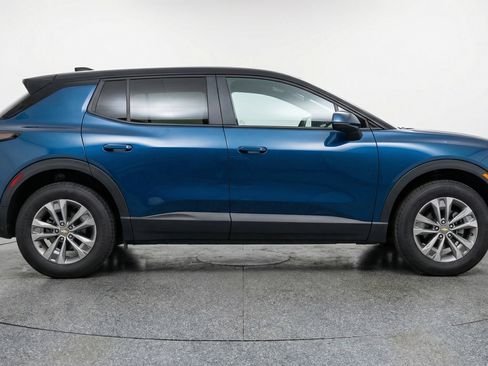 Used 2025 Chevrolet Equinox LT image 11