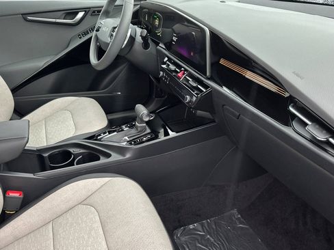 New 2026 Kia Niro SX image 16