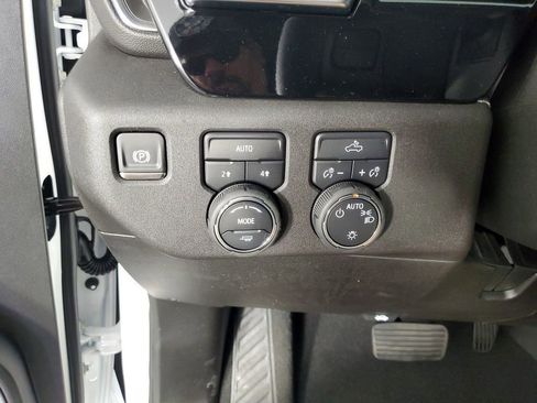 New 2025 Chevrolet Silverado 1500 LT image 21