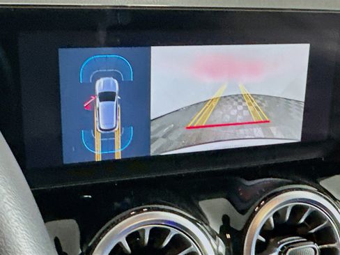 Used 2025 Mercedes-Benz GLA 250 4MATIC image 22