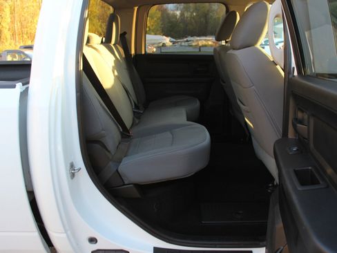 Used 2013 RAM 2500 Tradesman w/ Chrome Appearance Group image 35