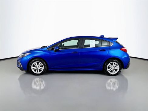 Used 2018 Chevrolet Cruze LT w/ Convenience Package FWD image 6