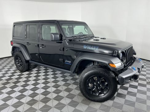 Used 2023 Jeep Wrangler Unlimited image 2