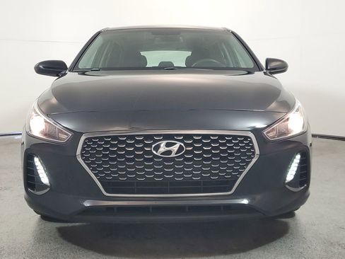 Used 2019 Hyundai Elantra GT image 2